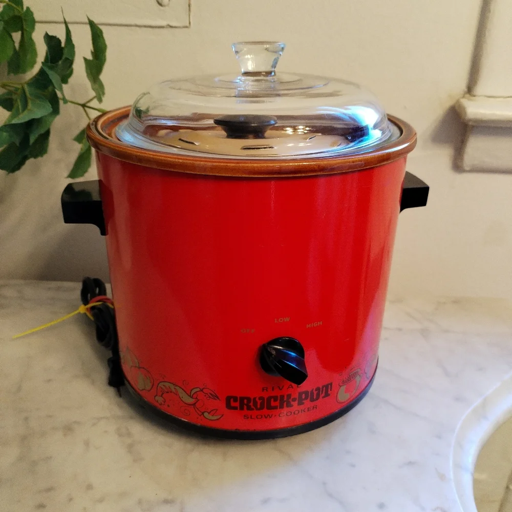 Red Electric Slow Cooker with Glass Lid - Brand Unknown